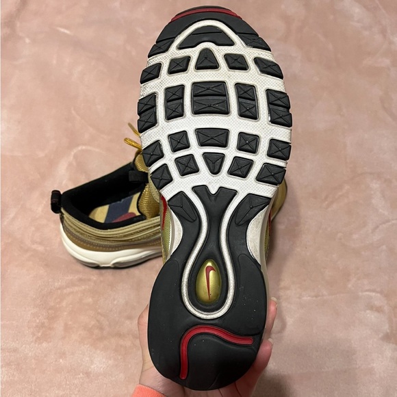 Nike - Picture 4 of 4